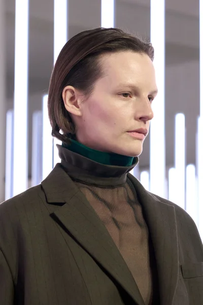 Look 30